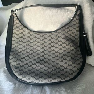 Michael Kors Shoulder Bag 🖤✨